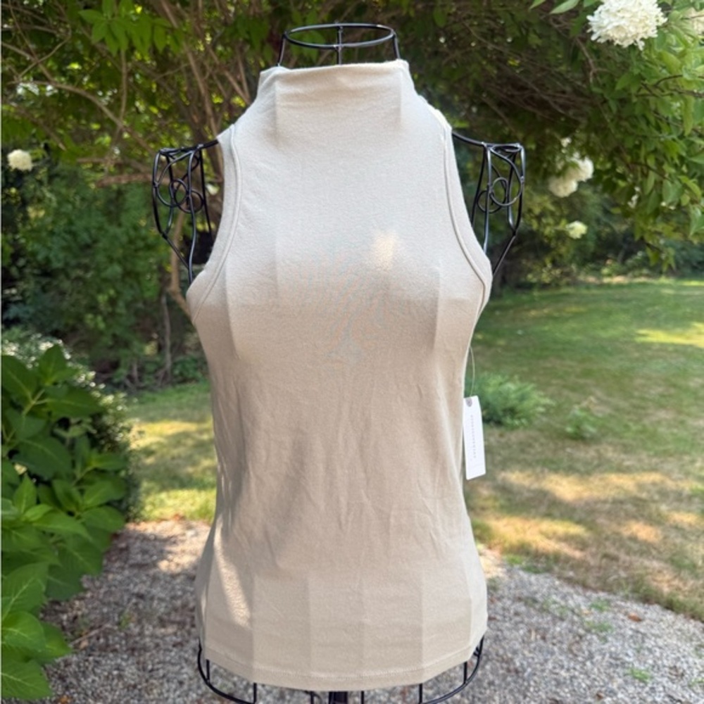 Anthropologie cut out back sleeveless tank